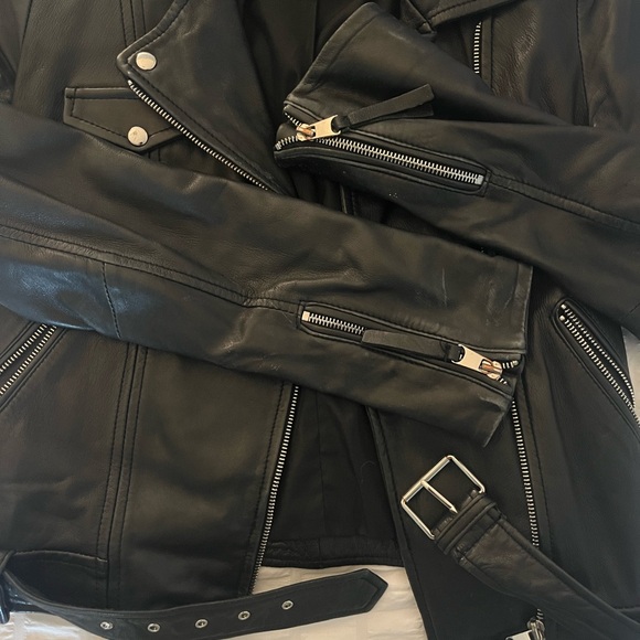 leather jacket - Picture 3 of 4